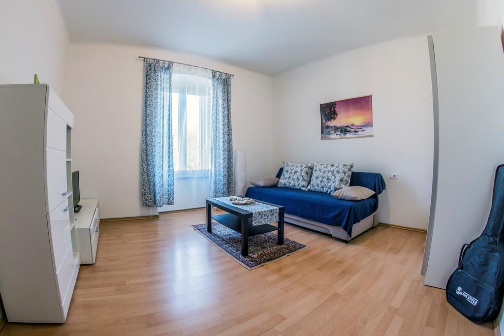 Apartment Anthony Pula